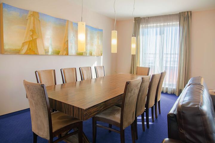 Room 15 of 120