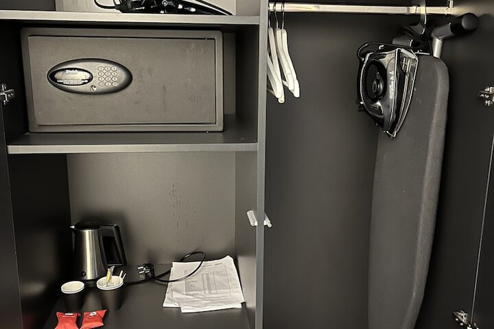 Room 14 of 28