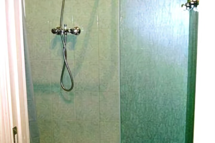 Room 17 of 29