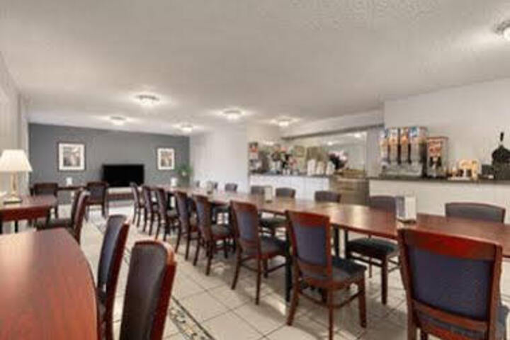Image of SUPER 8 DALLAS LOVE FIELD MARKET CENTER