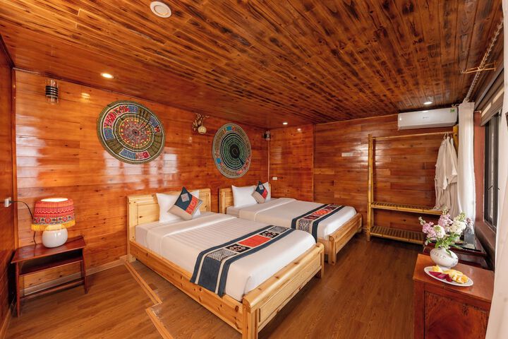 Room 28 of 76