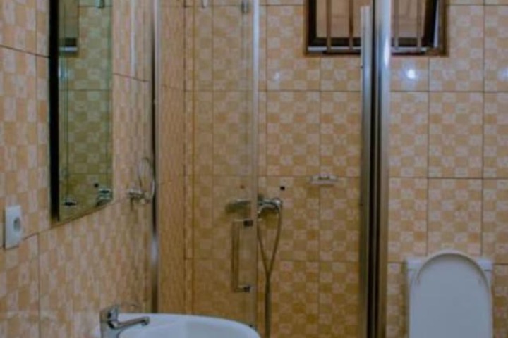 Room 8 of 16
