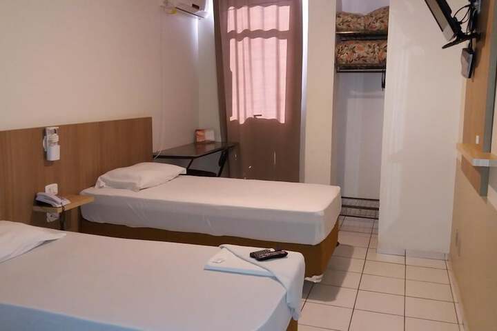 Room 9 of 36