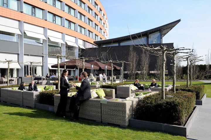 Hotel Exterior 43 of 46