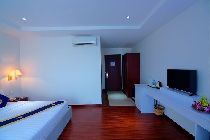 Room 9 of 91