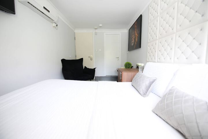 Room 8 of 71