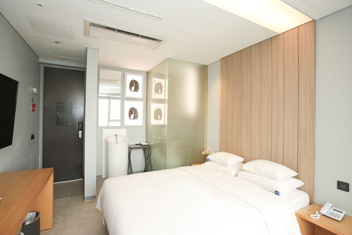 Room 40 of 59