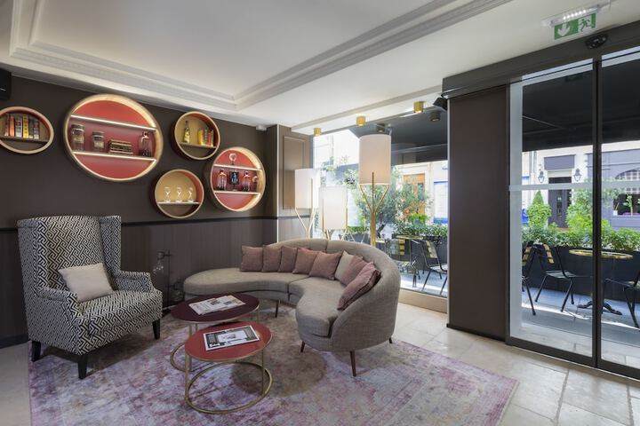Lounge 60 of 70