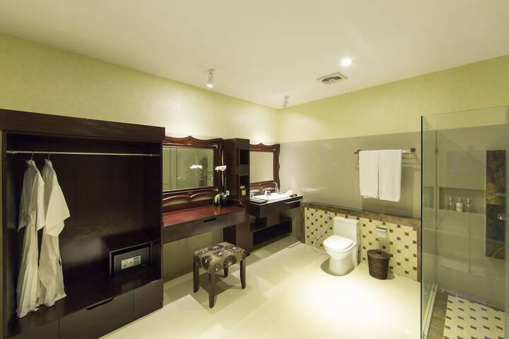 Room 18 of 50
