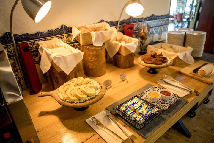 Breakfast/Coffee Service 65 of 124