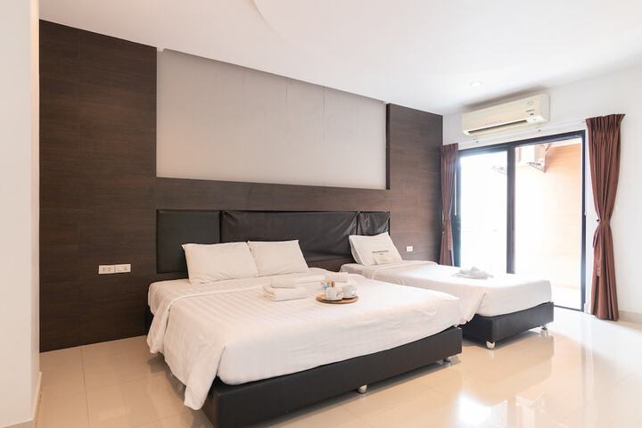 Room 53 of 140