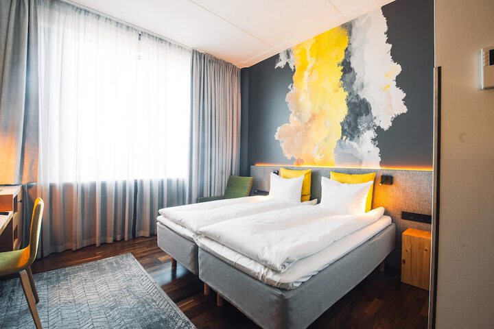 Room 20 of 93