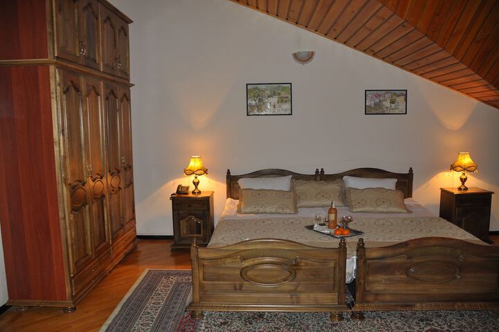 Room 5 of 31