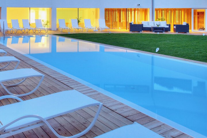 Pool 16 of 30