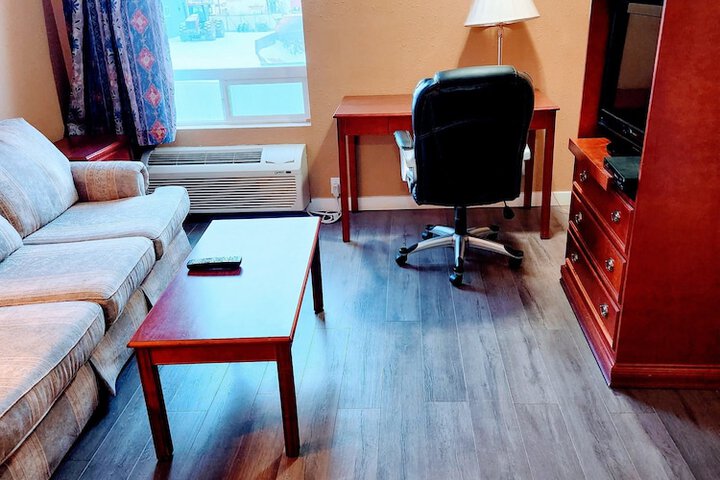 Room 17 of 34