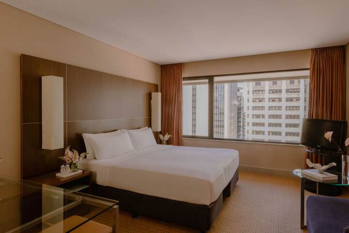 Room 8 of 107