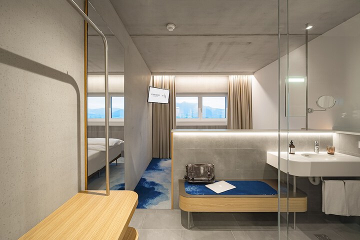 Room 11 of 58