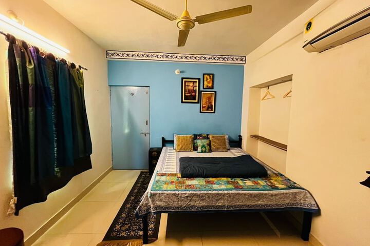 Room 7 of 27