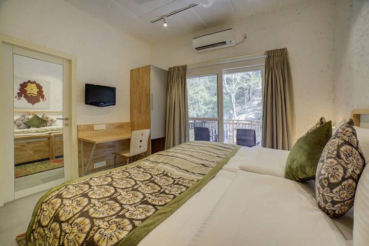 Room 8 of 23