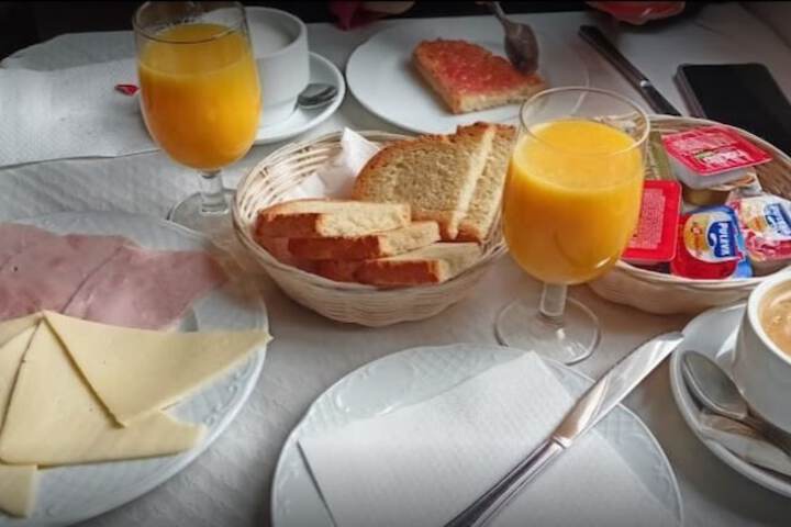 Breakfast/Coffee Service 31 of 36