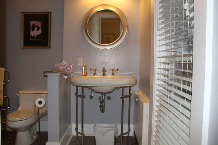 Room 21 of 65