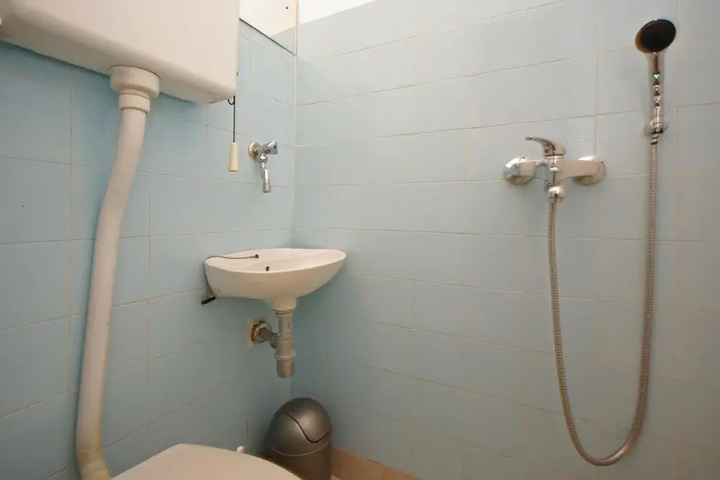 Room 9 of 21