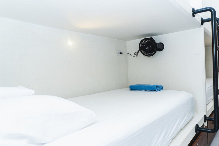 Room 44 of 144
