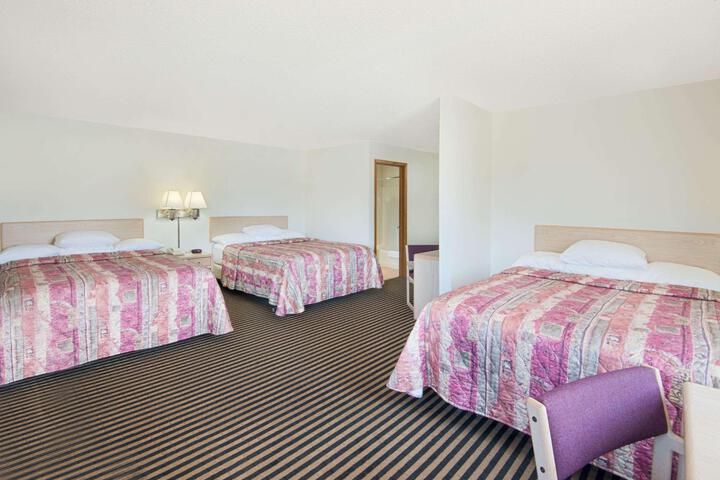 1 King Bed (8 of 11)