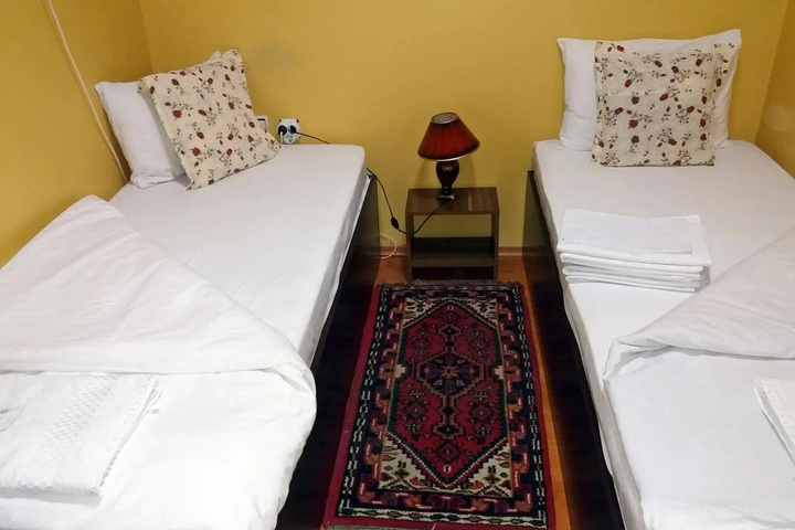 Room 6 of 26