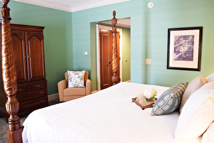 Room 30 of 227