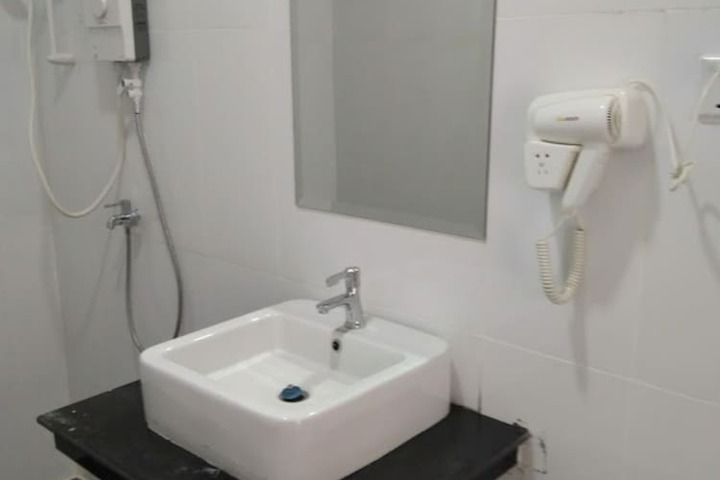 Room 10 of 19