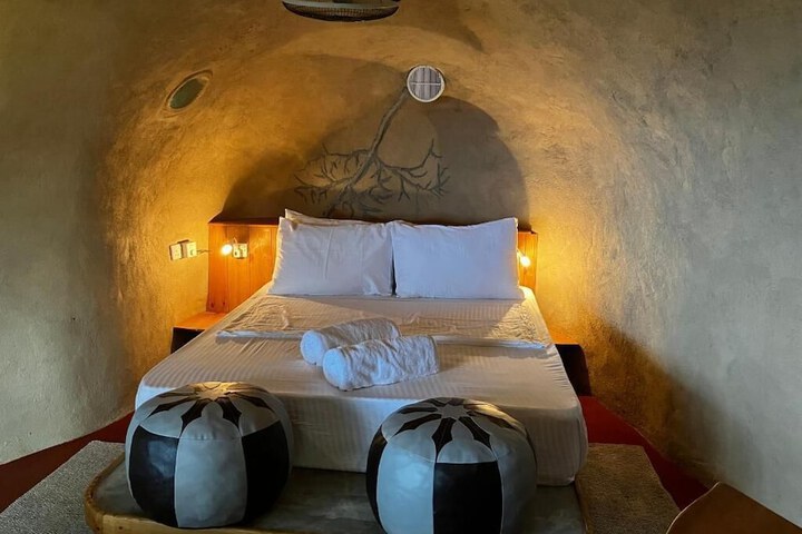 Room 4 of 25