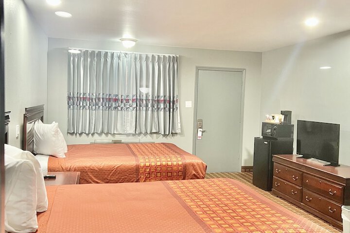 Room 9 of 21