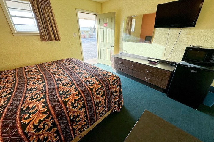 Room 3 of 23