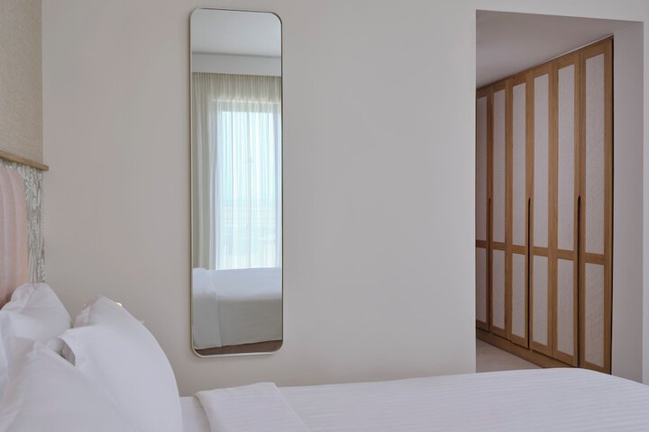 Room 5 of 110