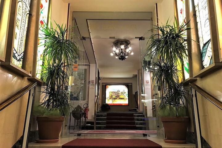 Hotel 63 of 67