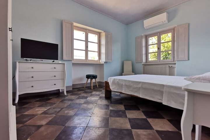 Room 30 of 114