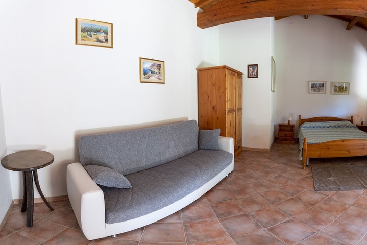 Room 5 of 13