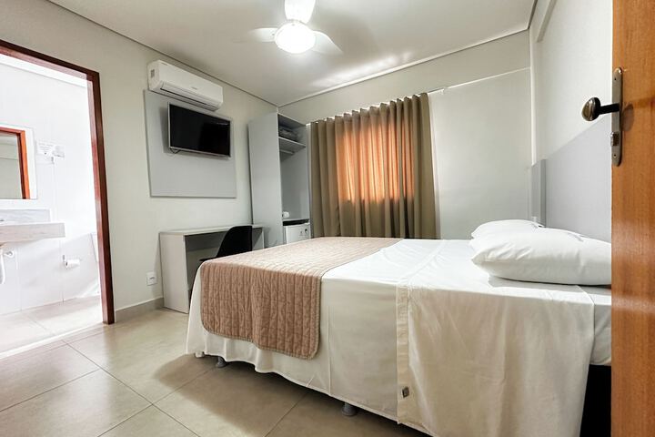 Room 4 of 23
