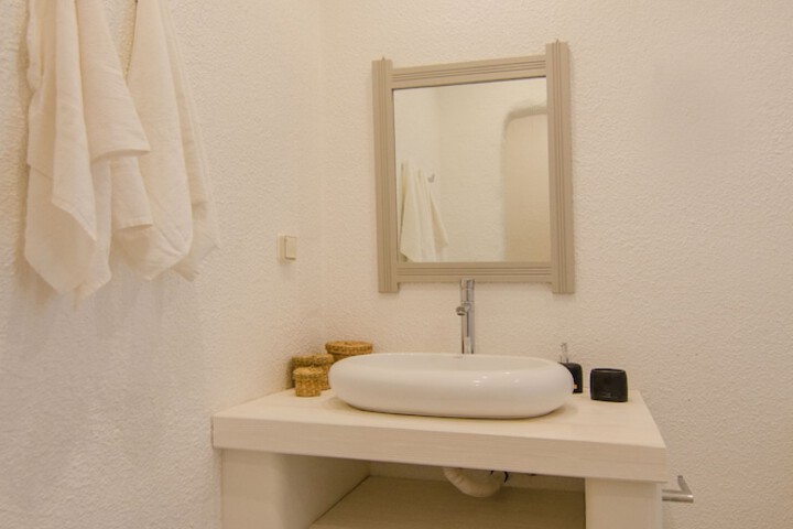 Room 42 of 68