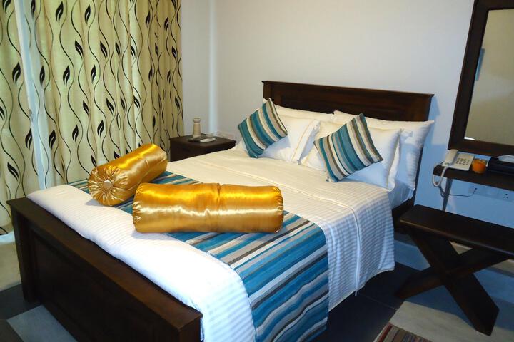 Room 4 of 6
