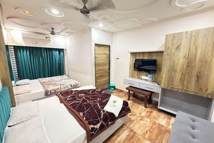 Room 16 of 19