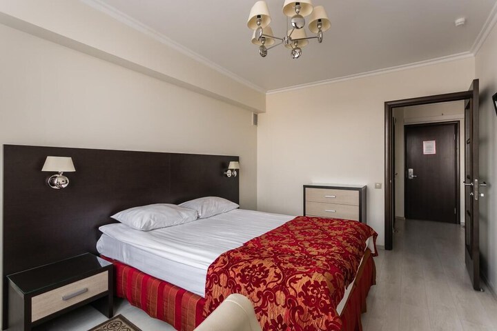 Room 42 of 95
