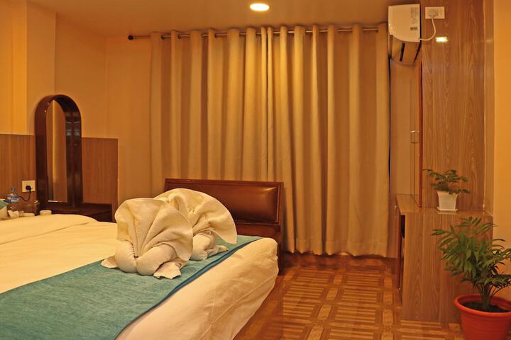 Room 12 of 119