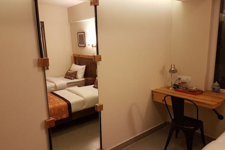 Room 15 of 50