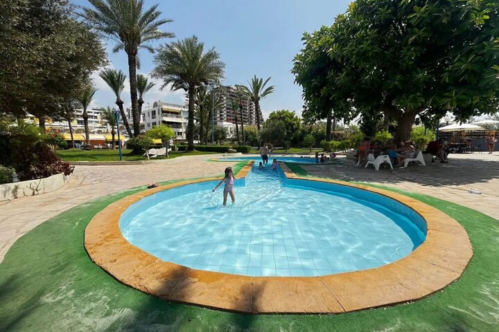 Pool 10 of 29