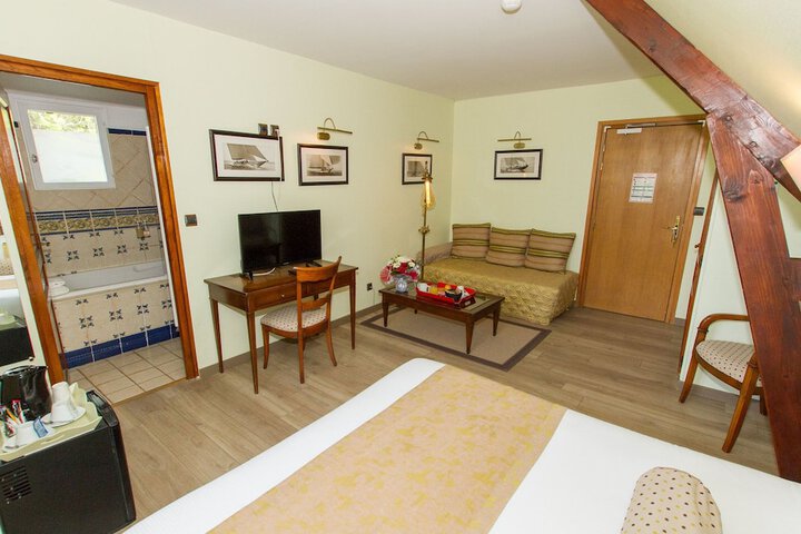 Room 49 of 117
