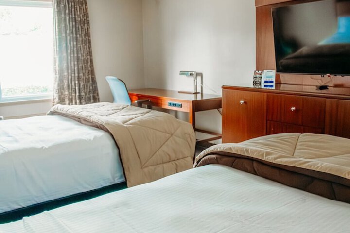 2 Double Beds (8 of 12)