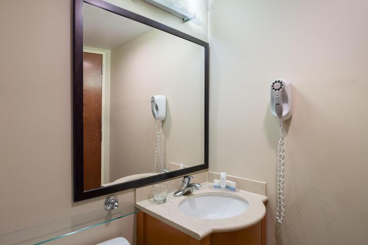 Studio Suite 1 Queen Bed City View High Floor (7 of 30)
