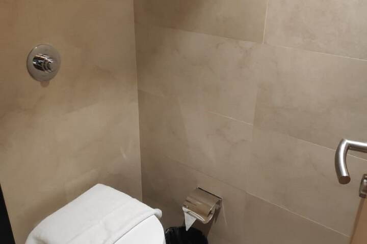 Room 15 of 21